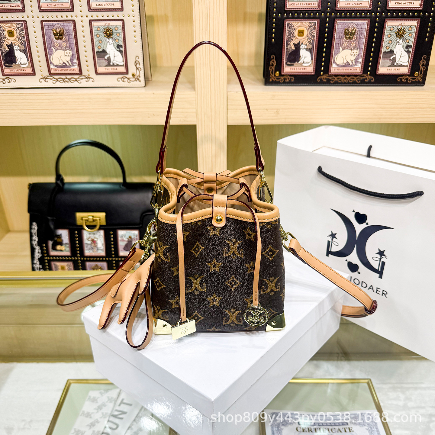 Women Bags Premium Brands - Chic Ladies Crossbody Bag Premium Leather