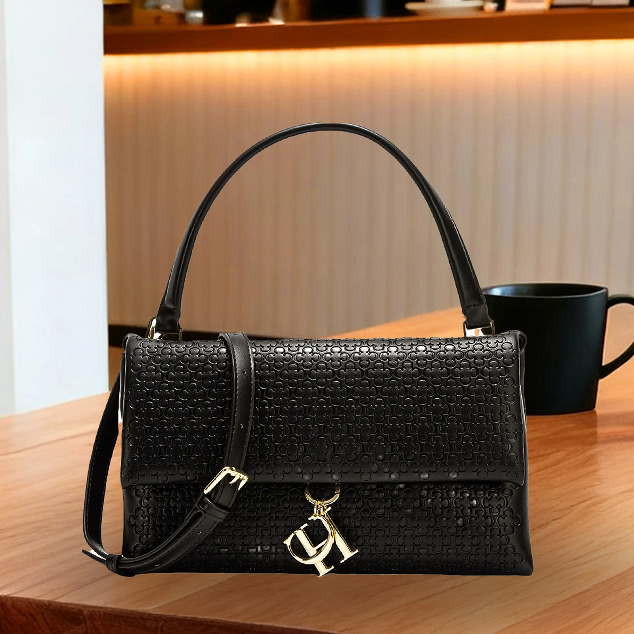 Elegant Handbag Monogram Embos - Women Bags Premium Brands 评论和价格